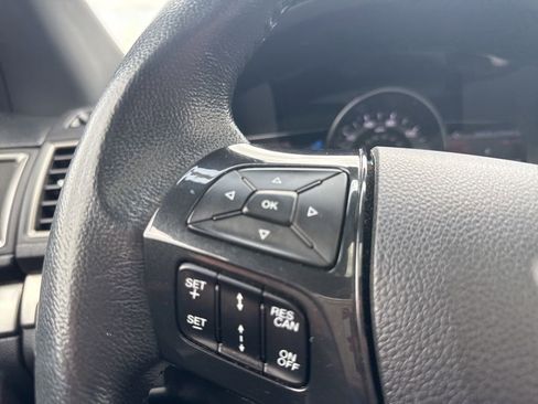 Used 2019 Ford Explorer XLT w/ Equipment Group 202A AWD/4WD image 23