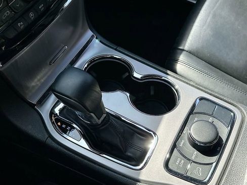 Used 2021 Jeep Grand Cherokee Limited AWD/4WD image 18