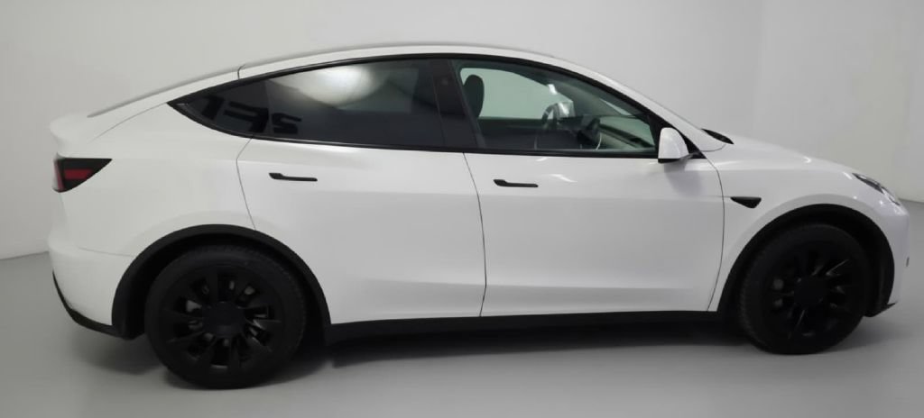 Used 2023 Tesla Model Y AWD image 5