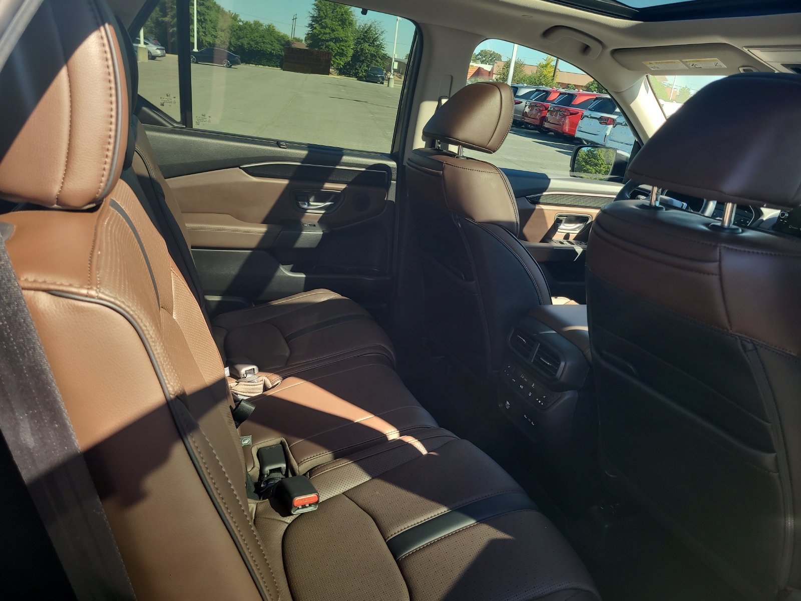 Used 2025 Honda Pilot Elite image 29