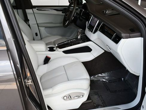 Used 2017 Porsche Macan S image 19