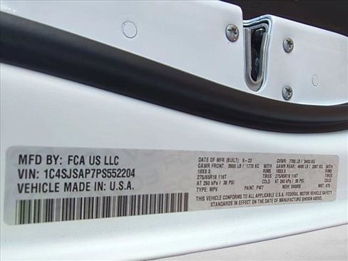 Used 2023 Jeep Wagoneer L 4WD w/ Convenience Group I image 25