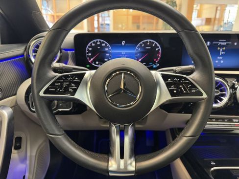 Certified 2025 Mercedes-Benz CLA 250 image 8
