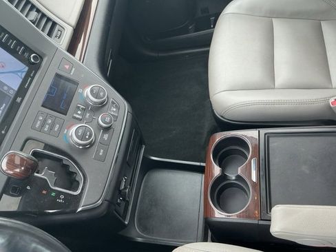 Used 2018 Toyota Sienna Limited Premium image 19