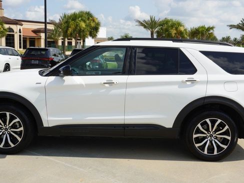 Used 2022 Ford Explorer ST-Line AWD/4WD image 5
