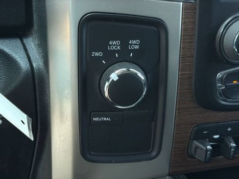 Used 2015 RAM 2500 Laramie w/ Protection Group AWD/4WD image 33