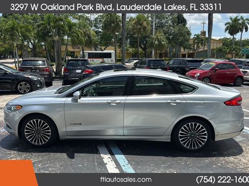 Used 2018 Ford Fusion SE w/ Equipment Group 602A FWD image 7