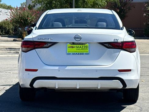 Used 2024 Nissan Sentra SV FWD image 12