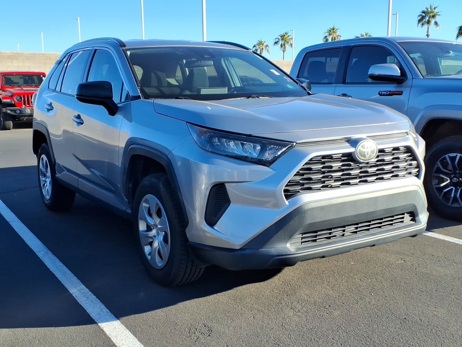 Used 2019 Toyota RAV4 LE w/ Carpet Mat Package FWD image 1