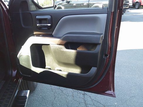 Used 2015 Chevrolet Silverado 2500 LTZ w/ Z71 Package, Off-Road AWD/4WD image 39