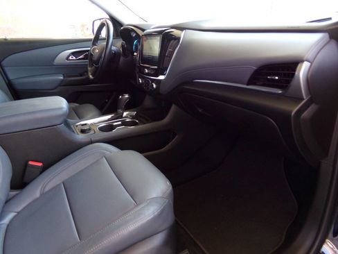 Used 2018 Chevrolet Traverse LT image 18