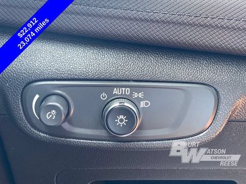 Used 2025 Chevrolet TrailBlazer LT w/ LT Cold Weather Package AWD/4WD image 32