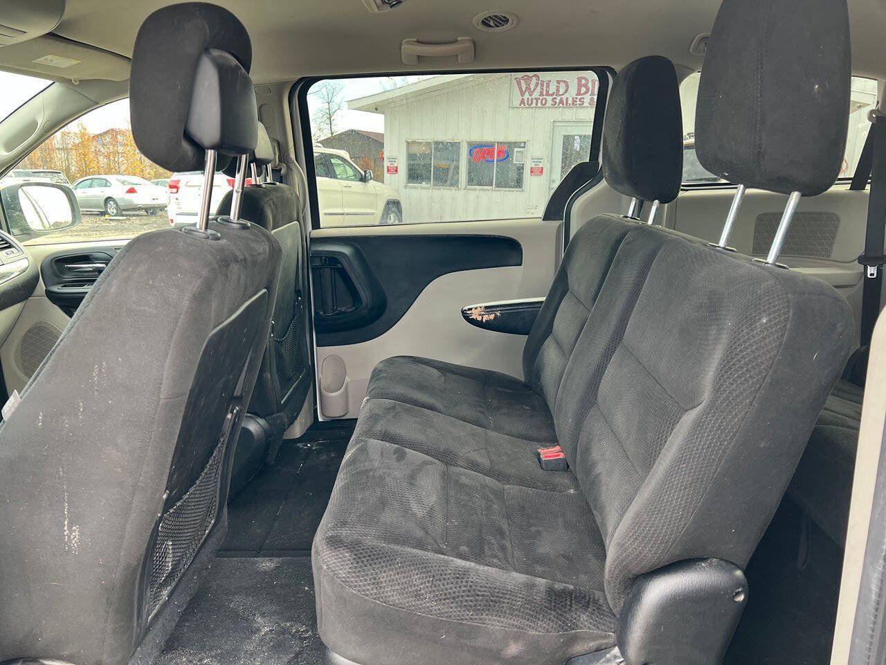 Used 2017 Dodge Grand Caravan SE FWD image 11