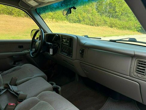 Used 2001 Chevrolet Silverado 1500 LS w/ Firm Ride Suspension Pkg RWD image 15