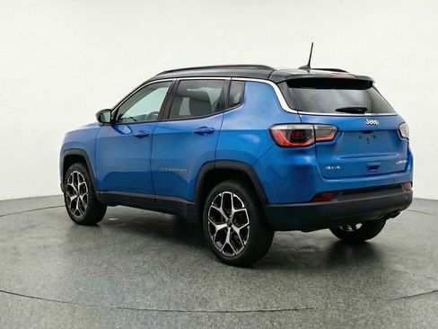 Used 2025 Jeep Compass Limited image 6