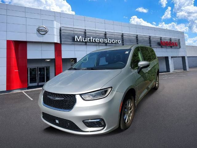 Used 2023 Chrysler Pacifica Touring-L FWD image 1