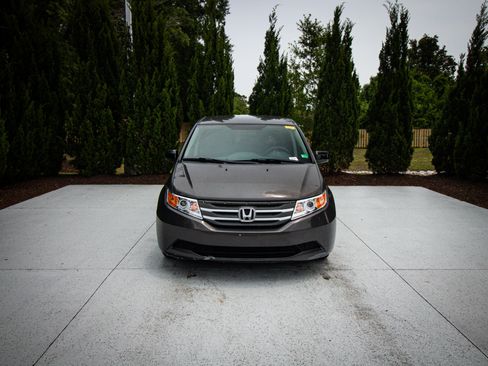 Used 2013 Honda Odyssey EX image 3