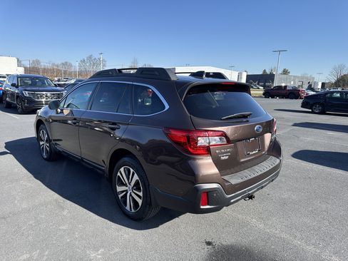 Used 2019 Subaru Outback 2.5i Limited w/ Popular Package #2 image 6