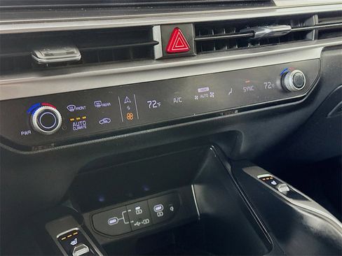 Certified 2025 Kia Sorento S w/ Panoramic Sunroof Package image 25