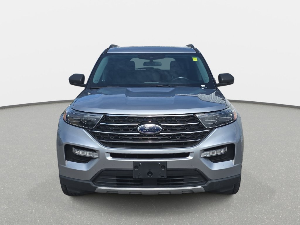 Used 2022 Ford Explorer XLT w/ Equipment Group 202A RWD image 2