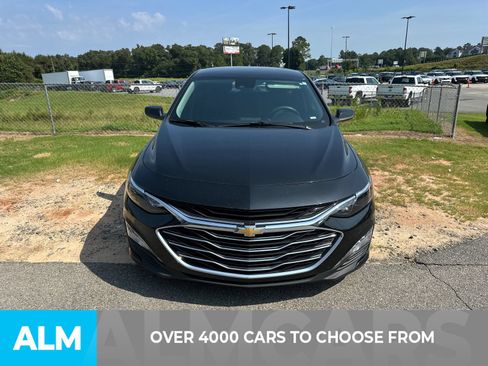 Used 2025 Chevrolet Malibu LT FWD image 2