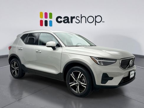 Used 2025 Volvo XC40 B5 Core AWD/4WD image 7