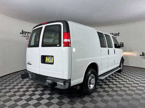 Used 2024 Chevrolet Express 2500 w/ Driver Convenience Package image 6