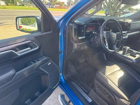 Used 2022 Chevrolet Silverado 1500 LTZ w/ LTZ Convenience Package II AWD/4WD image 10