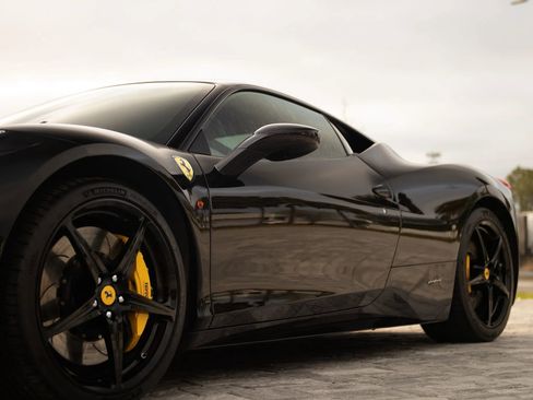 Used 2010 Ferrari 458 Italia Coupe RWD image 10