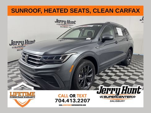 Used 2023 Volkswagen Tiguan SE w/ Panoramic Sunroof Package AWD/4WD image 1