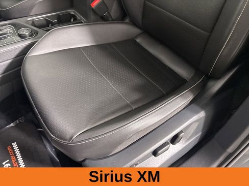 Used 2021 Volkswagen Tiguan SE image 12