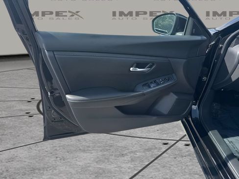 Used 2025 Nissan Sentra SV FWD image 15