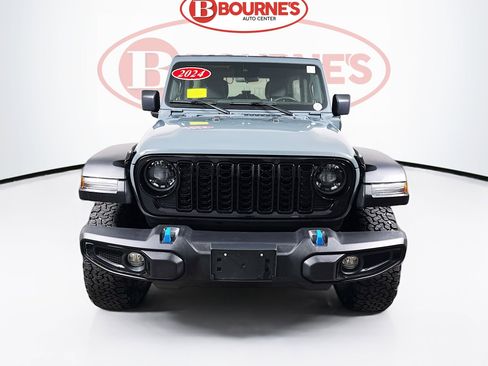 Used 2024 Jeep Wrangler Unlimited image 4