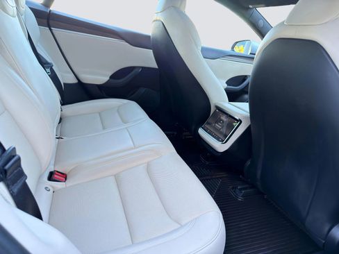Used 2025 Tesla Model S AWD/4WD image 18
