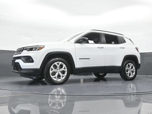 Used 2024 Jeep Compass Latitude AWD/4WD image 51