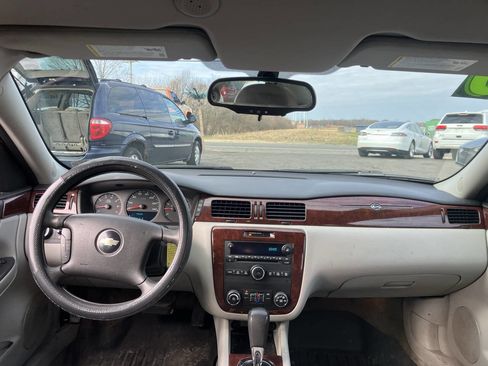Used 2010 Chevrolet Impala LS image 22