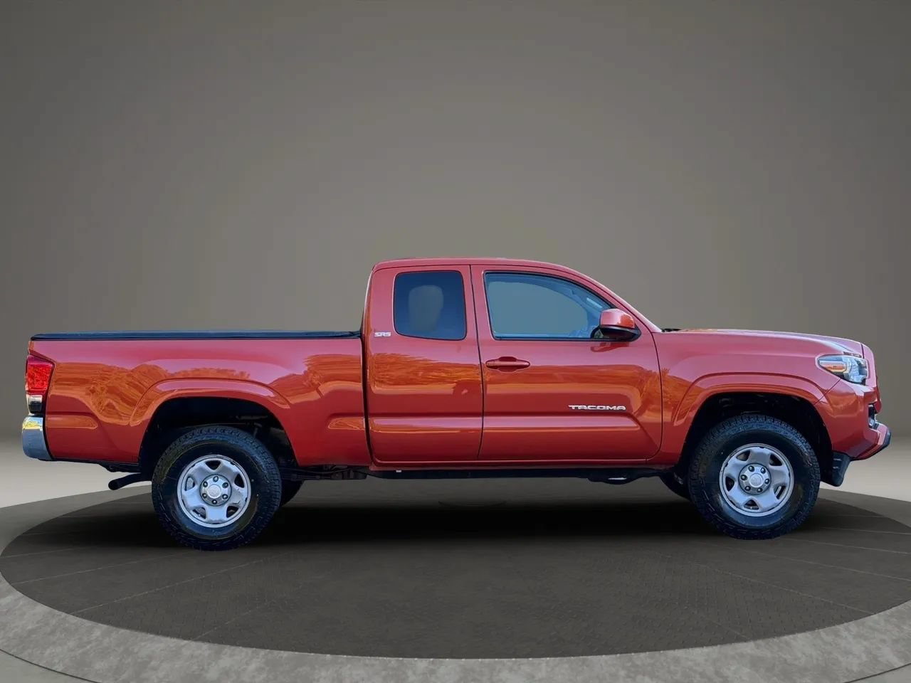 Used 2016 Toyota Tacoma SR5 RWD image 7