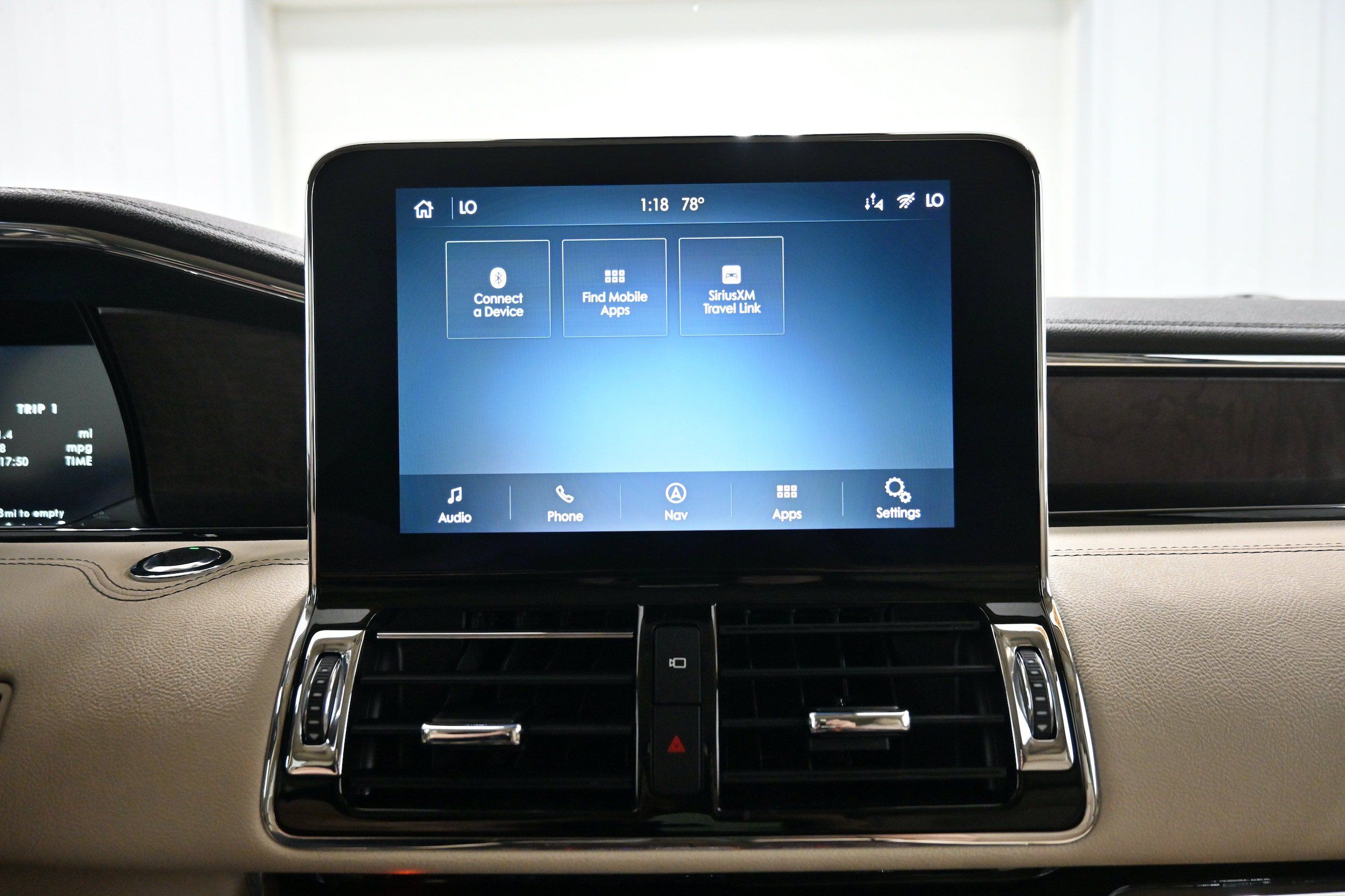 Used 2020 Lincoln Navigator Reserve w/ Luxury Package AWD/4WD image 13