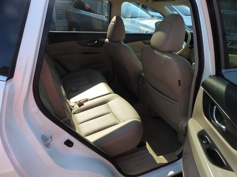 Used 2015 Nissan Rogue SL w/ SL Premium Package image 10