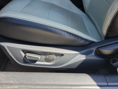 Used 2018 Ford Mustang Premium image 17