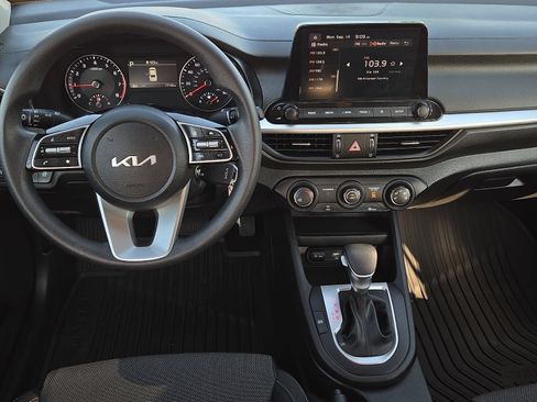Used 2024 Kia Forte LXS FWD image 11
