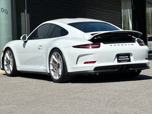 Certified 2016 Porsche 911 R RWD image 3
