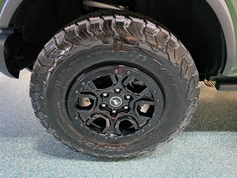 Used 2023 Ford Bronco Badlands AWD/4WD image 12