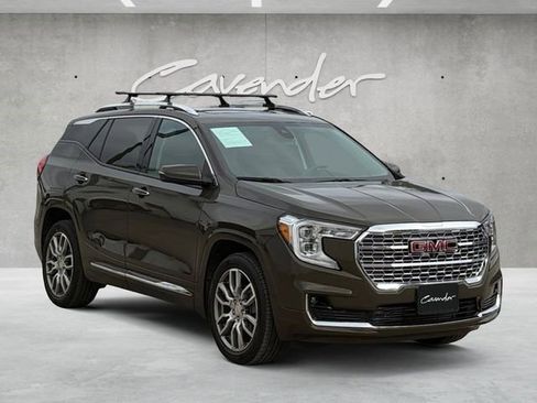 Certified 2024 GMC Terrain Denali w/ Denali Premium Package AWD/4WD image 2