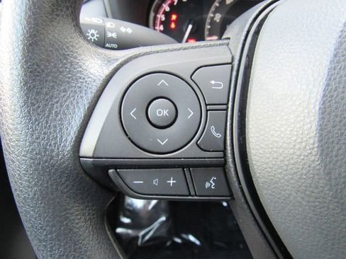 Used 2025 Toyota RAV4 XLE image 37