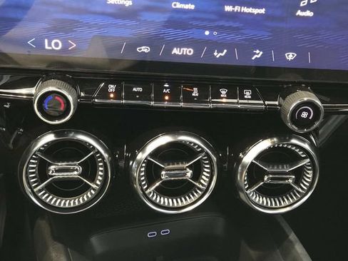 Certified 2025 Chevrolet Blazer EV LT image 21