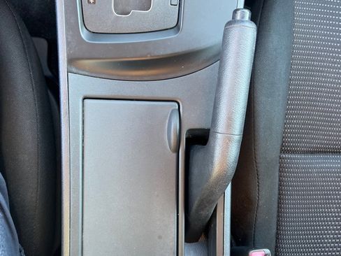 Used 2013 MAZDA MAZDA3 i SV image 32