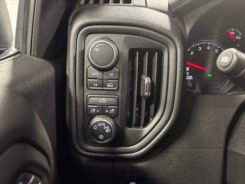 Used 2025 Chevrolet Silverado 1500 Custom image 28