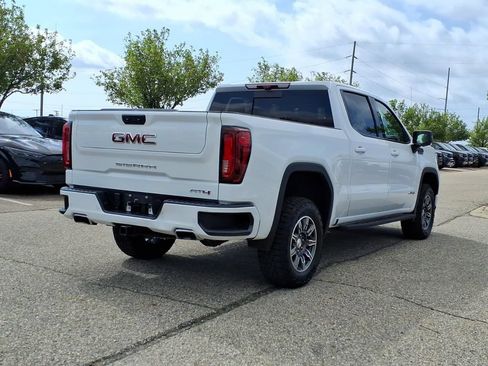Used 2024 GMC Sierra 1500 AT4 w/ Technology Package AWD/4WD image 5