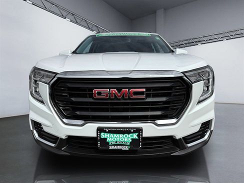 Used 2022 GMC Terrain SLE w/ Driver Convenience Package image 9